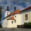 D�stojn� c�rkevn� poh�eb v kostele Hroch�v T�nec s ulo�en�m do hrobu na m�stn�m h�bitov�. Doprava zesnul�ho z Chrudimi  cena od 14 400 K�