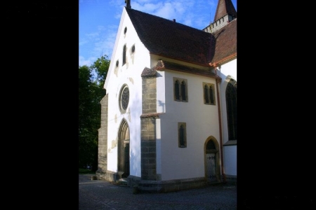 D�stojn� c�rkevn� poh�eb v kostele Slati�any s ulo�en�m do hrobu na m�stn�m h�bitov�. Doprava zesnul�ho z Chrudimi  cena od 14 350 K� s DPH