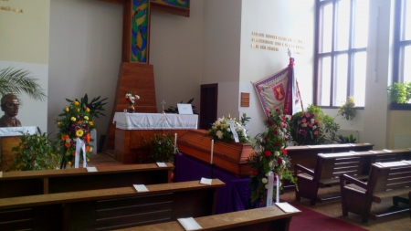 D�stojn� civiln� smute�n� ob�ad Chrudimi v Husov� sboru se zpopeln�n�m a �ivou hudbou. Doprava zesnul�ho z Chrudimi a Pardubic cena od 20 550 K� s DPH